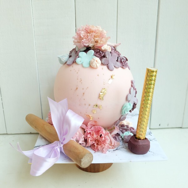 Flower Pinata Cake 